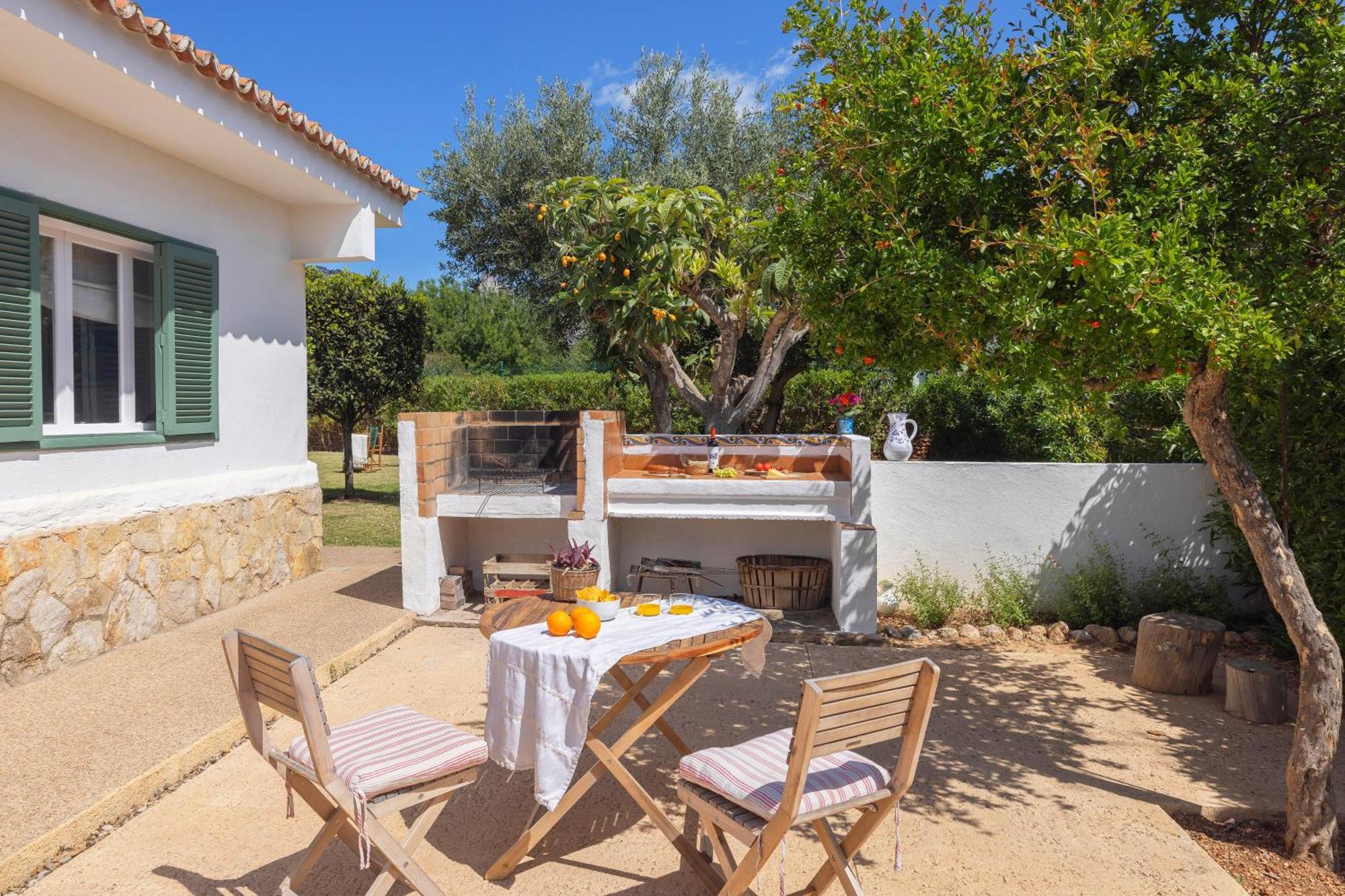 Holiday home Ideal House For Two Families With Pool And Barbecue *