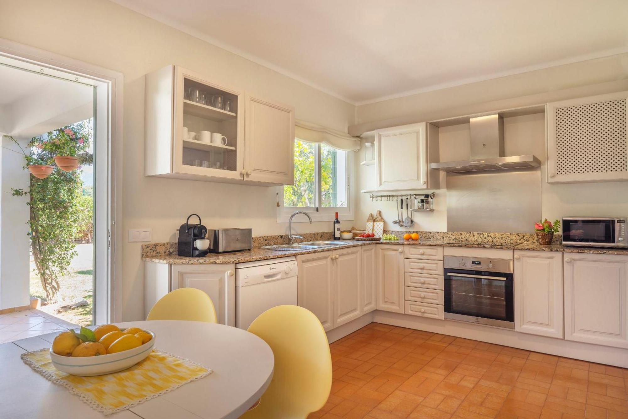 Ideal House For Two Families With Pool And Barbecue Holiday home